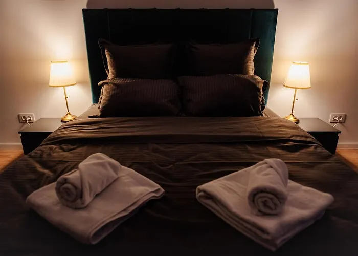 New Luxury City Center Studio