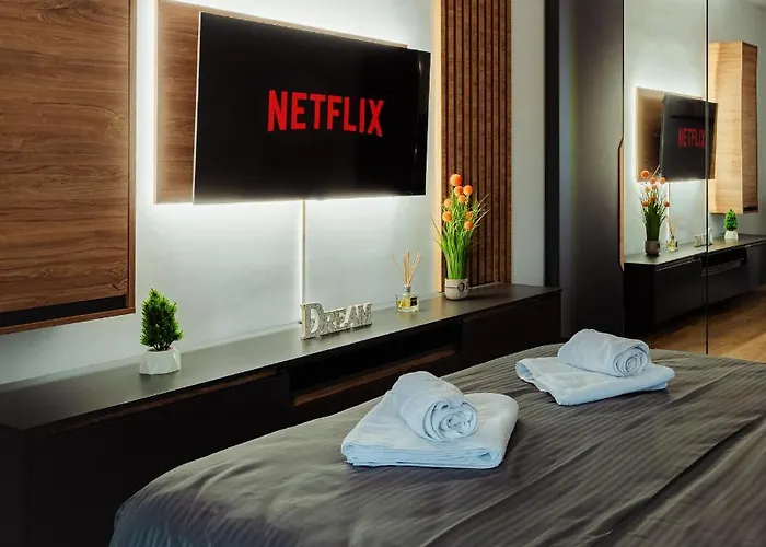 New Luxury City Center Studio